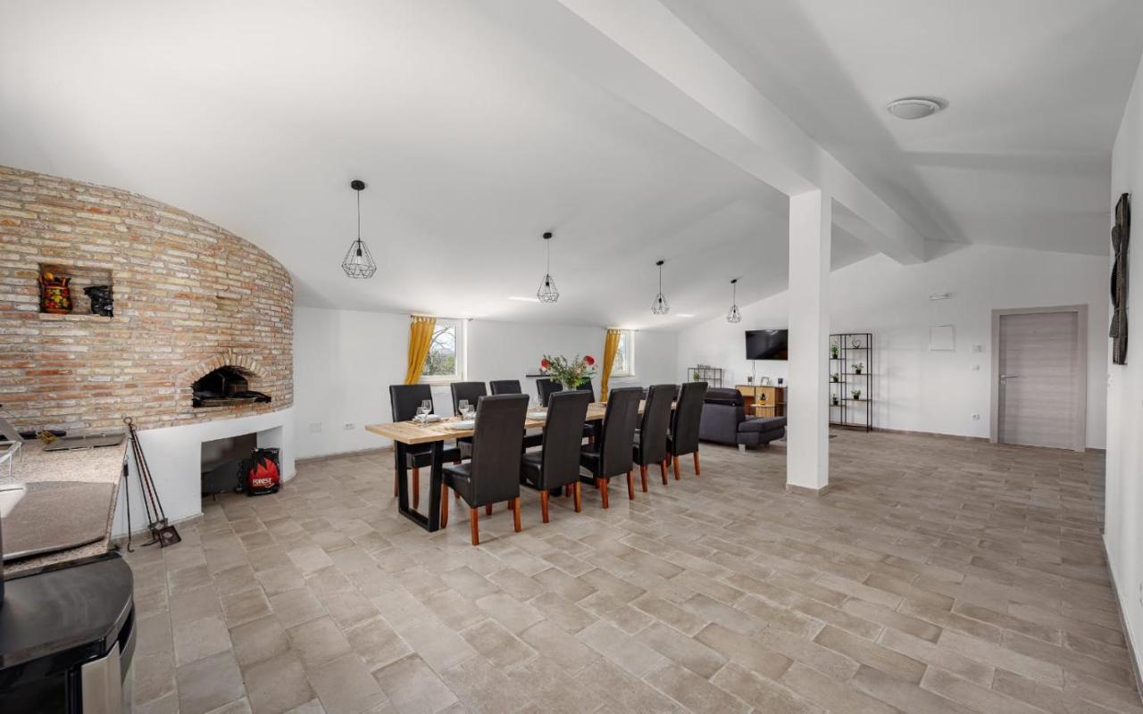 Apartments Valeria Divsici Luaran gambar