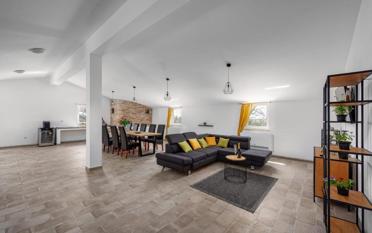 Apartments Valeria Divsici Luaran gambar