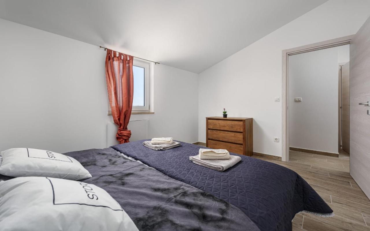 Apartments Valeria Divsici Luaran gambar
