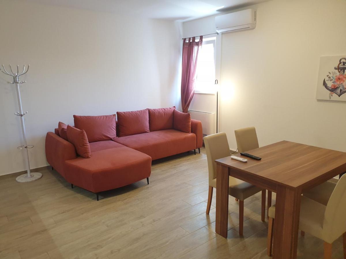Apartments Valeria Divsici Luaran gambar